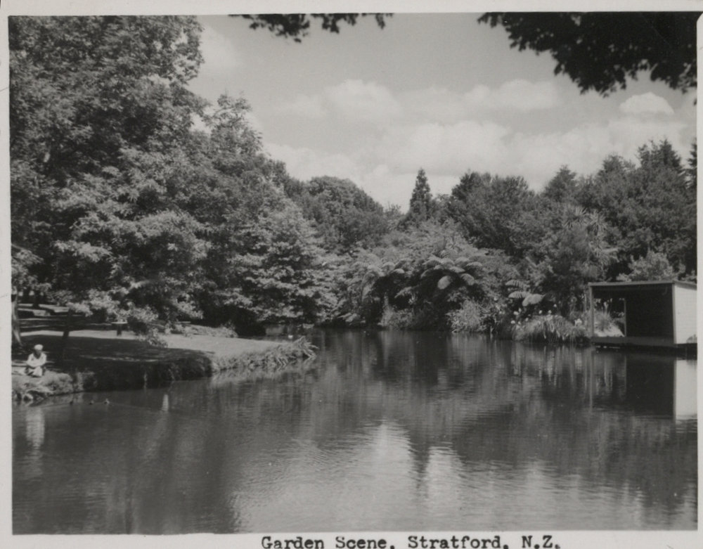 Garden scene, Stratford