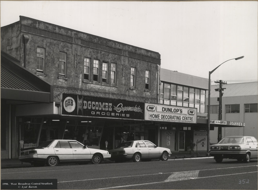 Edgecombe Supermarket, Broadway