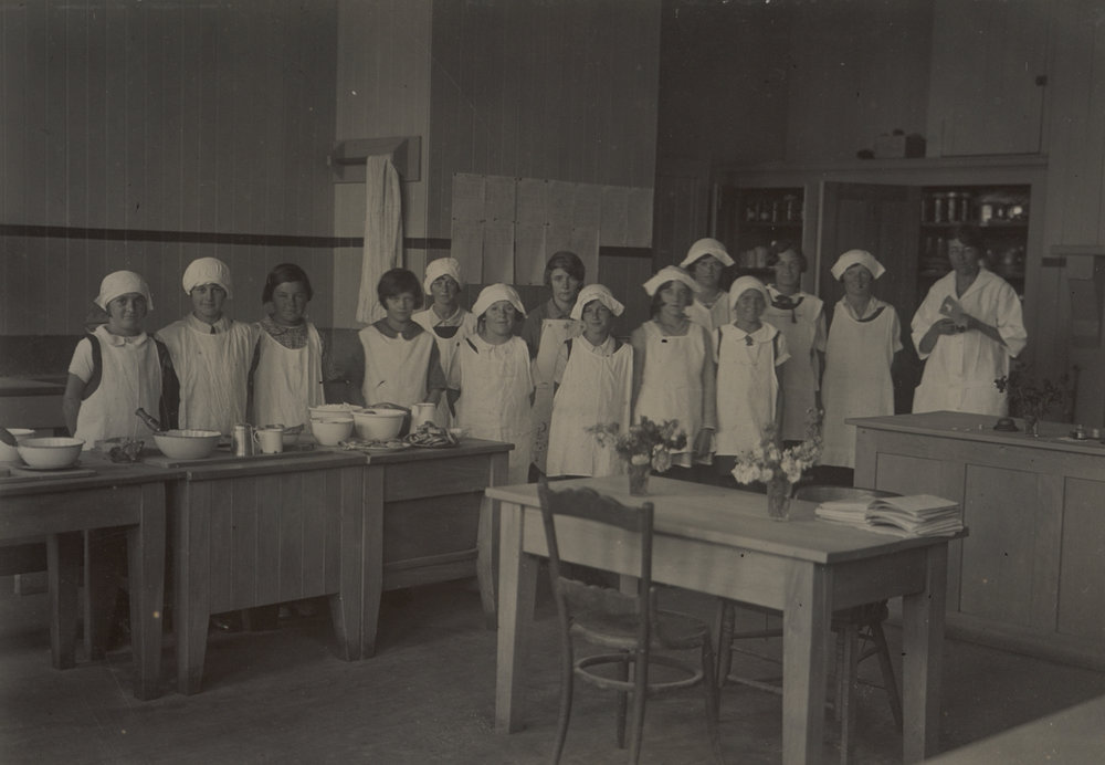 Cloton Road Manual, Girls Cooking Class 