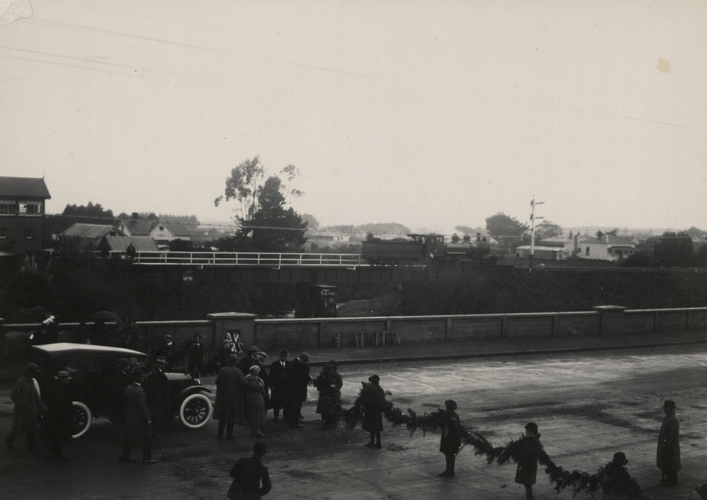 Opening ceremony for bridge on Broadway 