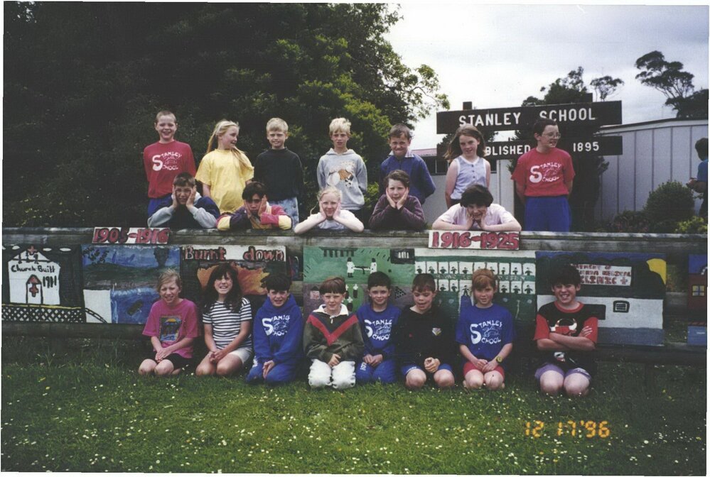 Stanley School - Students 2 - 17 December 1996