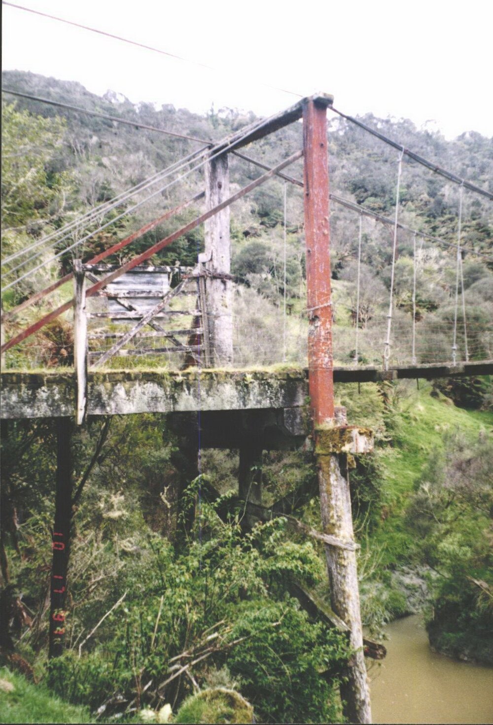 Bridge Whangamomona Road October 1997