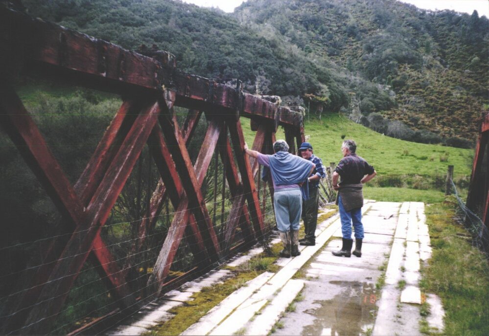 Bridge Whangamomona Road October 1997