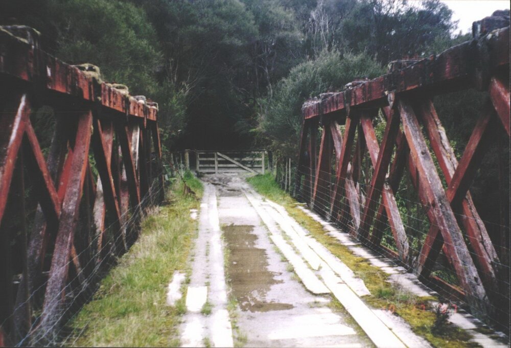 Bridge - Whangamomona Road October 1997