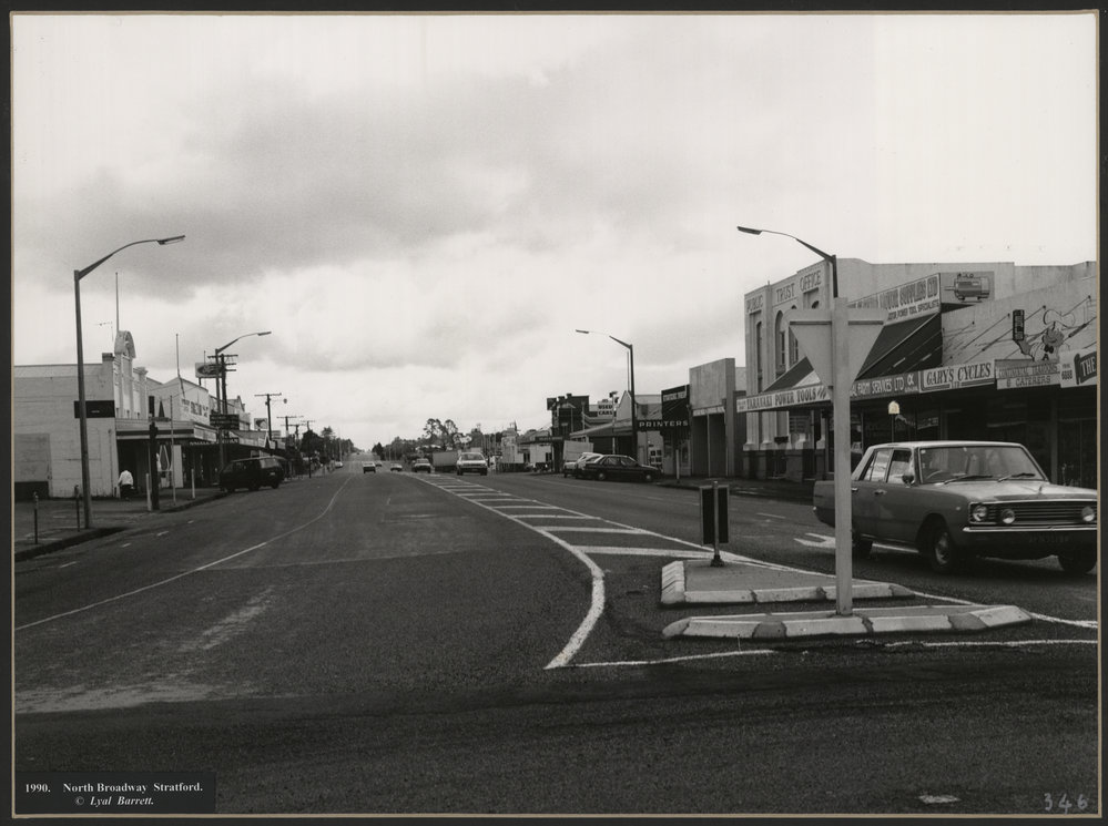 North Broadway, Stratford