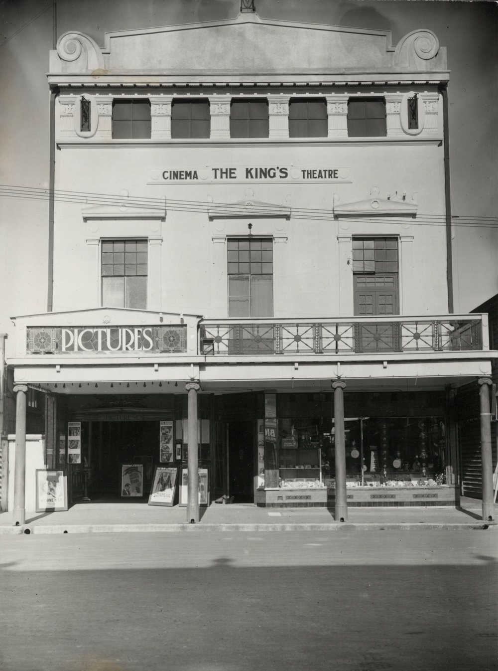 The King's Theatre, Broadway 