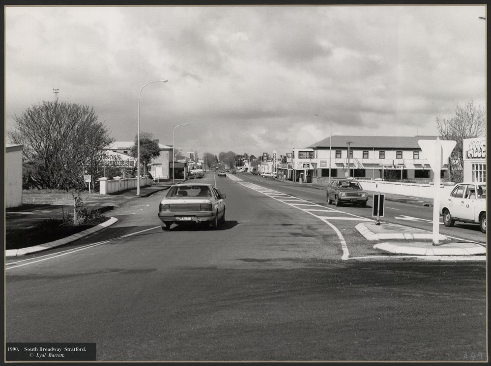 South Broadway, Stratford 1990 