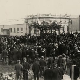Broadway – Coronation celebrations by corner of Loan and Mercantile.