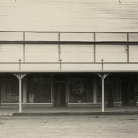 Unidentified building, Broadway 