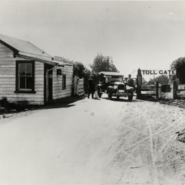 Toll gate at Waipuku