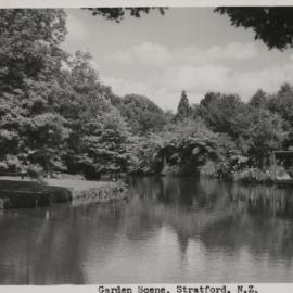 Garden scene, Stratford